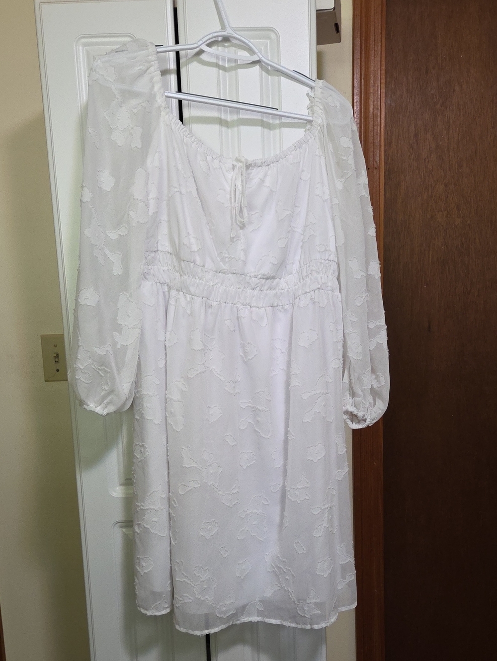 Elegant White Long-Sleeve Textured Smocked-Waist Dress